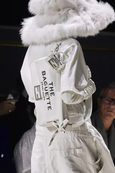 Look 124